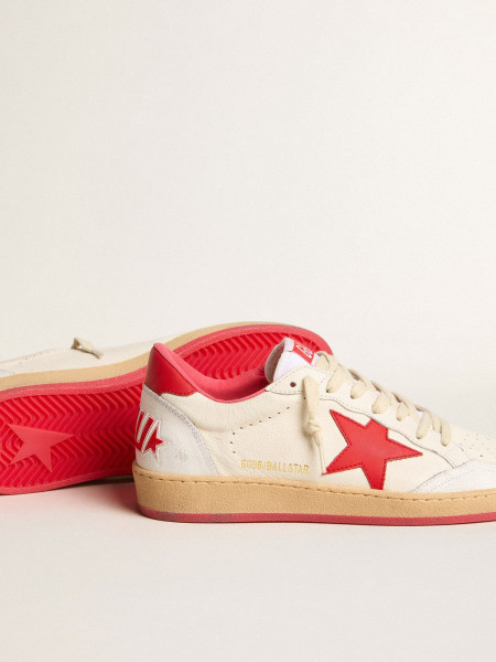 Golden Goose Men's Ball Star  Wishes In White Leather With A Red Star And Heel Tab