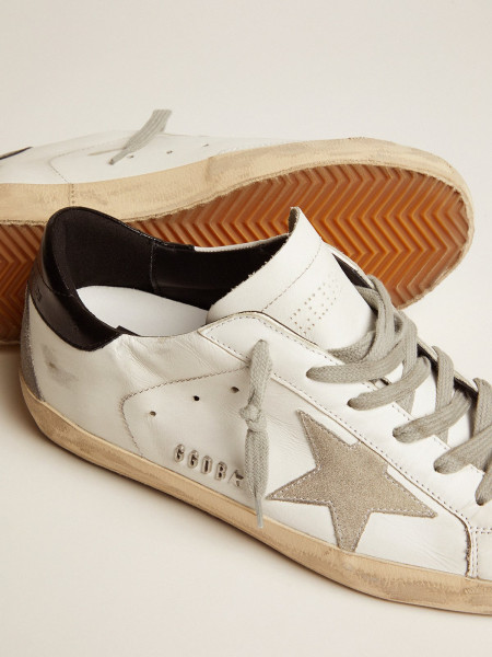 Golden Goose Super-Star With Black Heel Tab And Metal Stud Lettering Golden Goose Super-Star With Black Heel Tab And Metal Stud Lettering